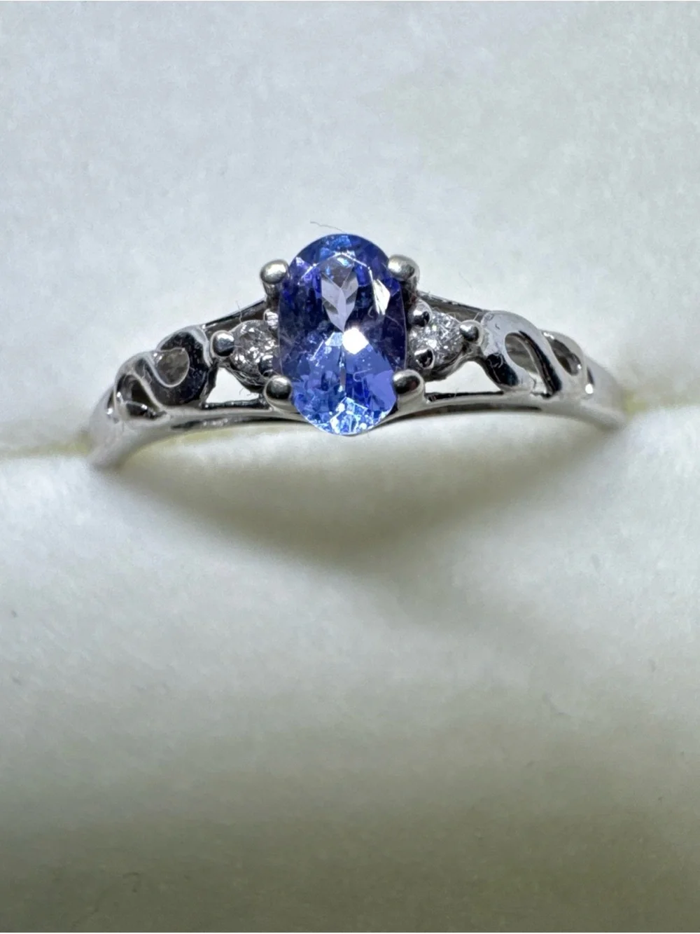 14k White Gold Ring Tanzanite & Diamond Accents Size 6.75 Dainty Elegant 1.35g